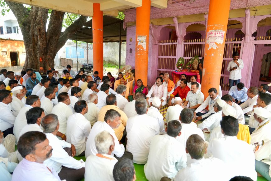 "वादा तोडल्याप्रकरणी महायुती सरकारवर गुन्हा दाखल करा!" – निजलगावच्या बैठकीत शेतकऱ्यांची जोरदार मागणी