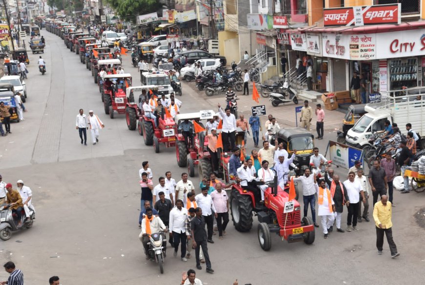 "क्या हुआ तेरा वादा?" - शेतकऱ्यांच्या हक्कासाठी शिवसेनेचा ट्रॅक्टर मोर्चा, सरकारला खडसावत विचारला जाब!