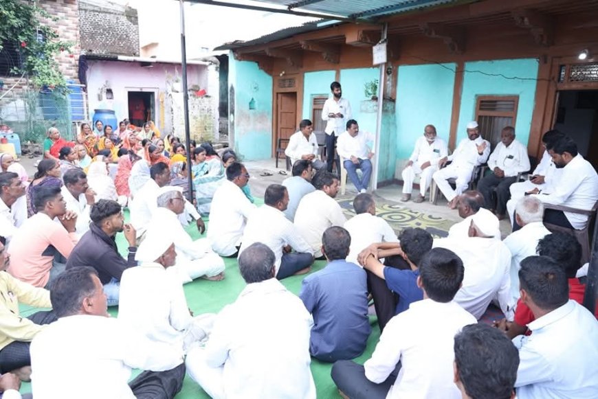 विज पडून बळी गेलेल्या शेतकऱ्यांच्या कुटुंबियांना आमदार अब्दुल सत्तार यांची भेट – शासन तुमच्या पाठीशी आहे!