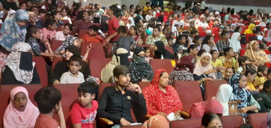 गुणवंतांचा सत्कार अन् मोफत वह्या वाटपाचा स्तुत्य उपक्रम!