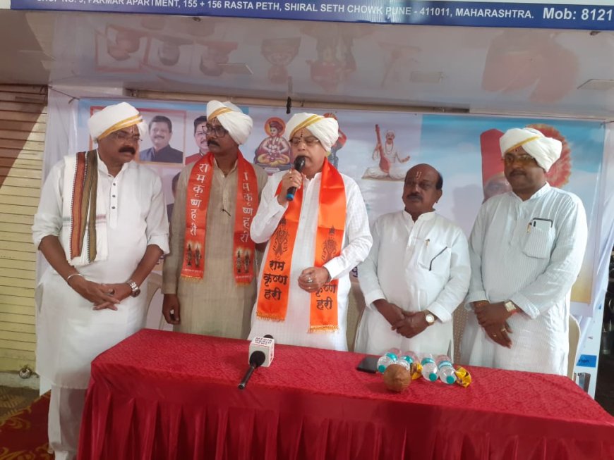 वारकऱ्यांसाठी पुण्यात 'कृष्णाई युवा मंच'कडून सेवा उपक्रम; आमदार मोहन जोशी यांच्या हस्ते वाटप