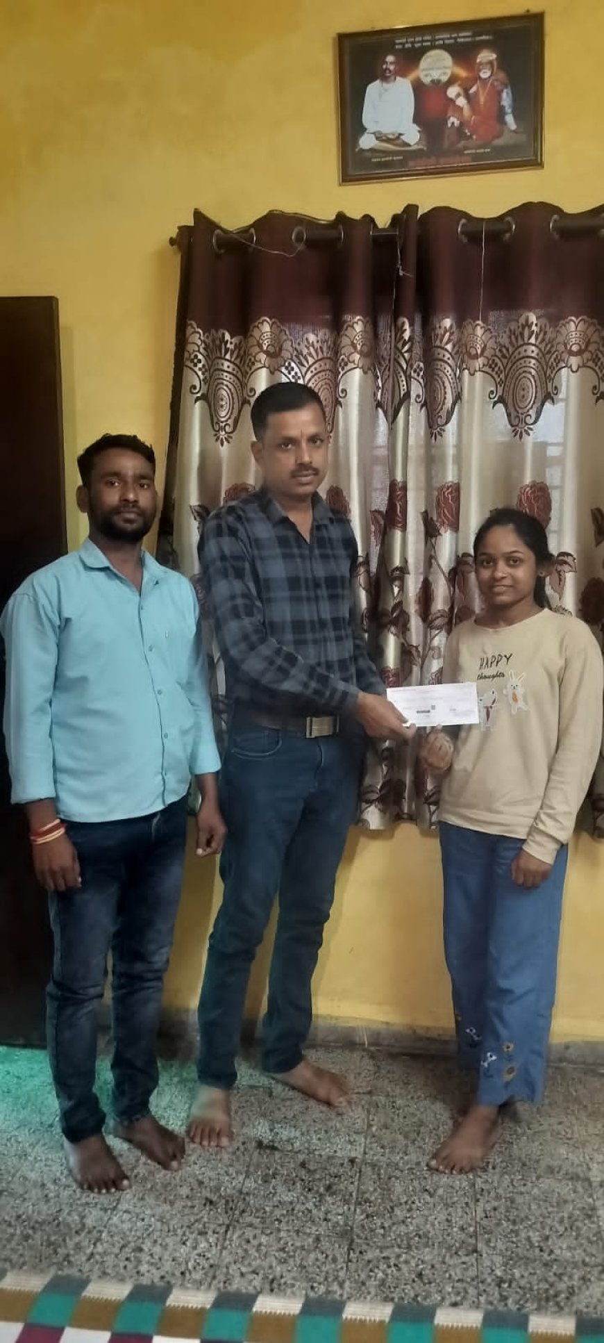 वैष्णवीचा मार्ग मोकळा! कर्मयोगी फाऊंडेशनने २४ हजारांची दिली मदत