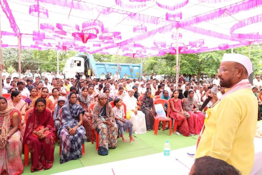 सिल्लोडमध्ये महसूल सप्ताहाचा आमदार अब्दुल सत्तार यांच्या हस्ते शुभारंभ; लाभार्थ्यांना धनादेश व प्रमाणपत्रांचे वाटप