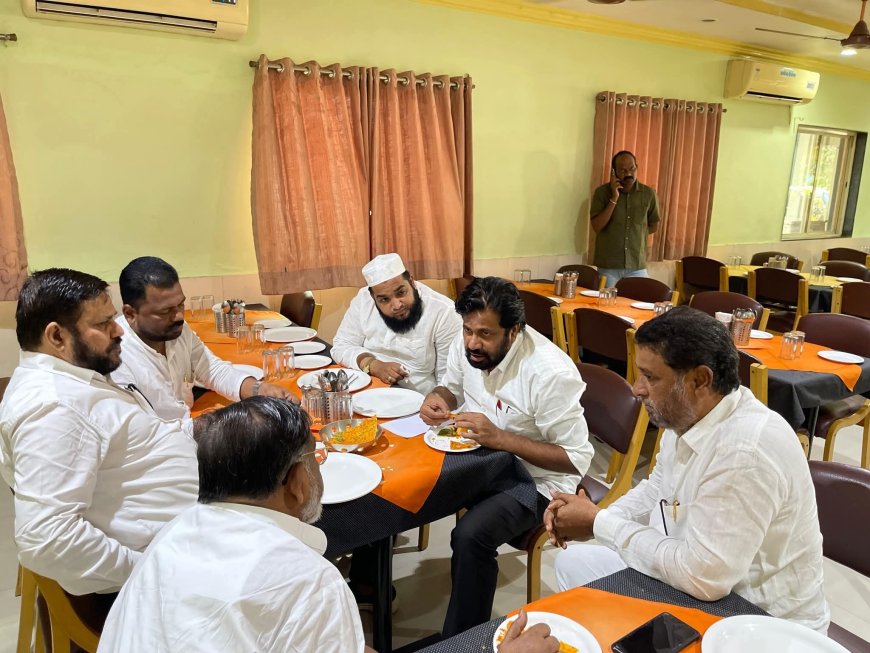 कुरेशी समाजाच्या मागण्यांसाठी जिल्हानिहाय शिष्टमंडळ सक्रिय, शिर्डीत बच्चू कडूंना दिले निवेदन