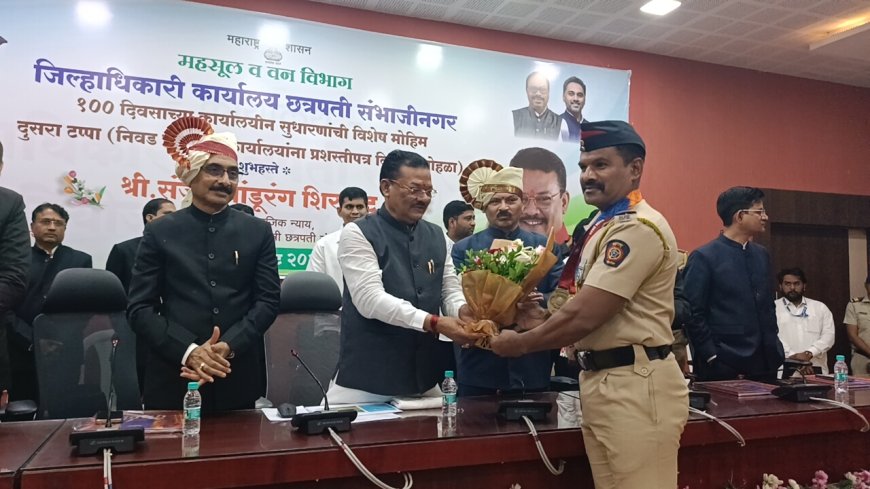 आंतरराष्ट्रीय सुवर्णपदक विजेता पोलीस हेडकॉन्स्टेबल रवींद्र साळवेचा पालकमंत्र्याकडून गौरव