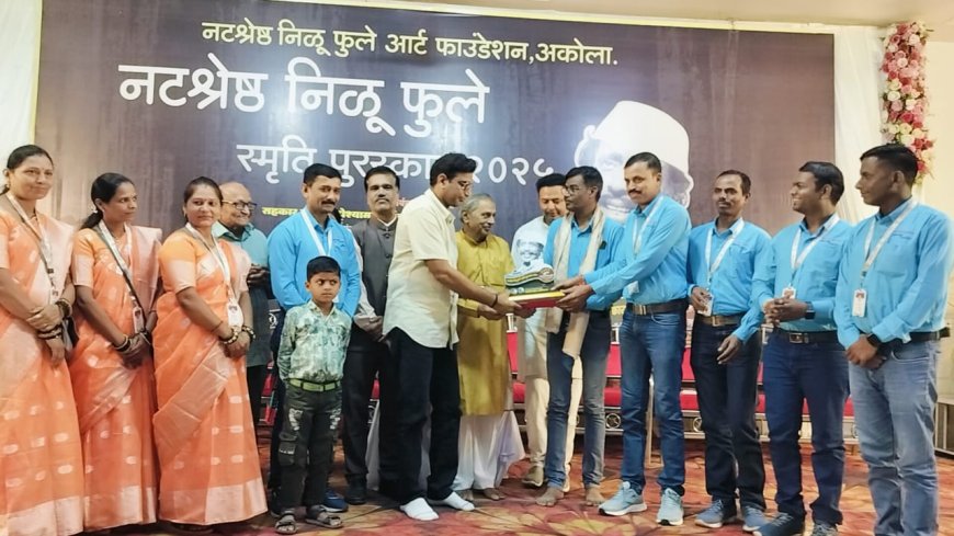 “आदर्श ग्राम, विधवांना आधार, वृद्धांना काठी – समाजासाठी झटणाऱ्या पंकज ठाकरे यांचा गौरव”