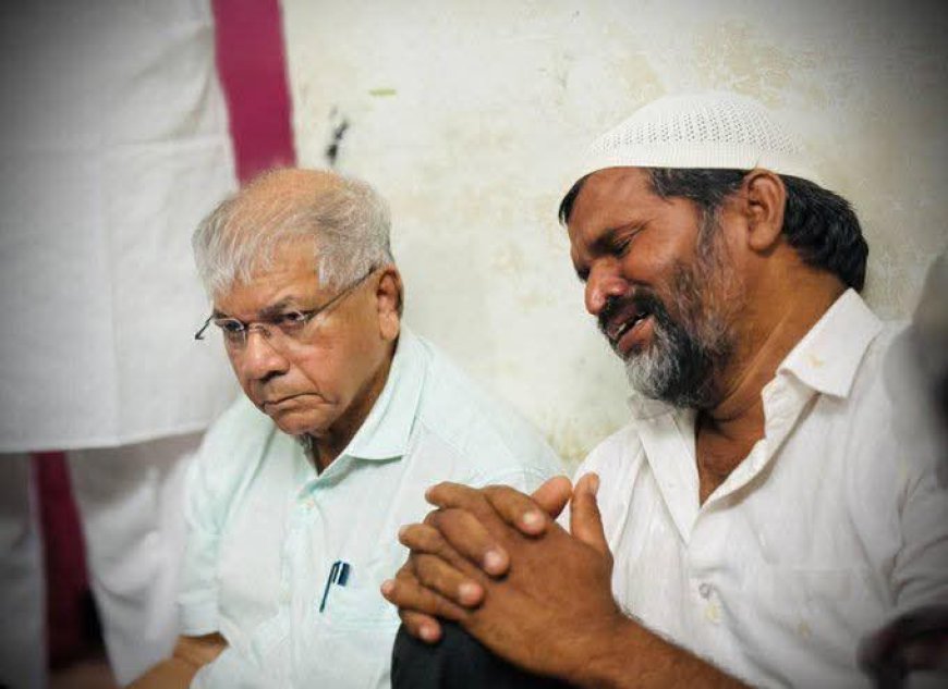 जामनेरमधील सुलेमान पठाण प्रकरण! प्रकाश आंबेडकरांची पीडित कुटुंबियांच्या घरी भेट; न्यायासाठी ठाम मागणी