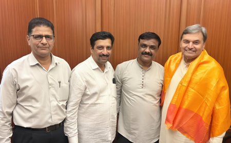 मुंबईत मौलाना आझाद आर्थिक विकास महामंडळ अध्यक्ष मुश्ताक अंतुले यांचा सत्कार