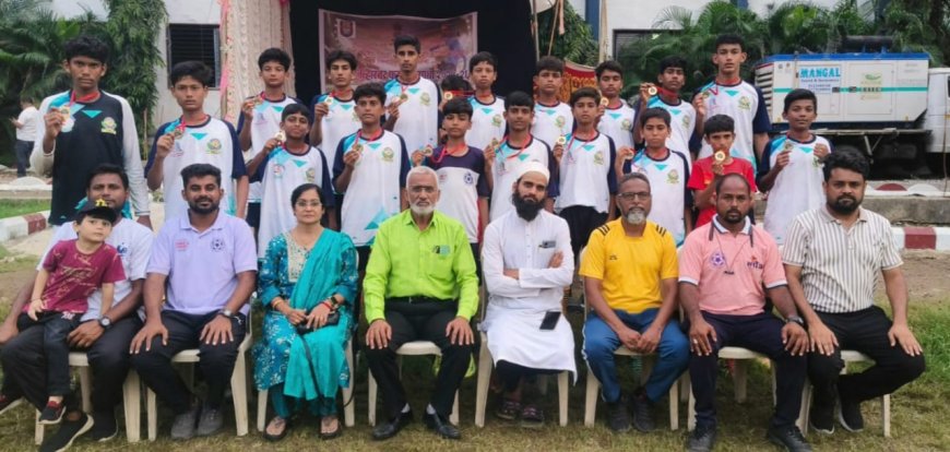 शालेय फुटबॉल स्पर्धा! २५ वर्षा नंतर मिल्लत हायस्कूल ने पटकाविले विजेतेपद