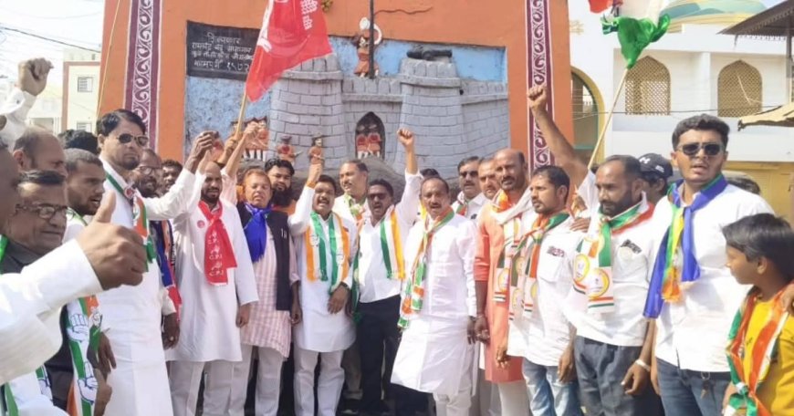 सिल्लोड नगरपरिषद निवडणूक : काँग्रेसच्या भव्य पदयात्रेला उत्स्फूर्त जनसमर्थन! नगराध्यक्ष पदासाठी बनेखा पठाण यांना समर्थन