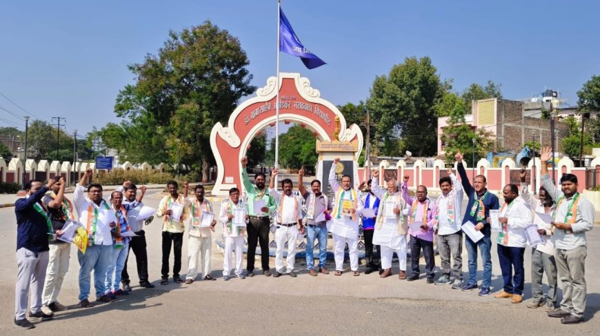 शहर जिल्हा काँग्रेस कमिटी तर्फे संविधान दिन उत्साहात साजरा