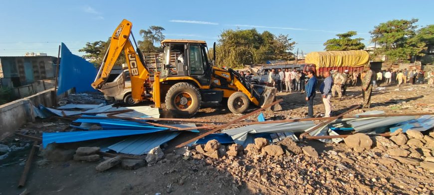 जाफरगेट मोंढा रविवार बाजार परिसरातील अनधिकृत अतिक्रमण निष्काशित; मनपाची धडक कारवाई