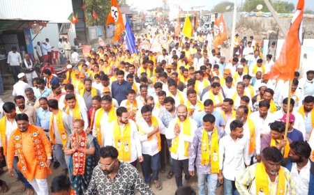 अंभईत शिवसेनेची शक्तीप्रदर्शन रॅली; अब्दुल समीर यांच्या नेतृत्वाखाली जनसागर उसळला