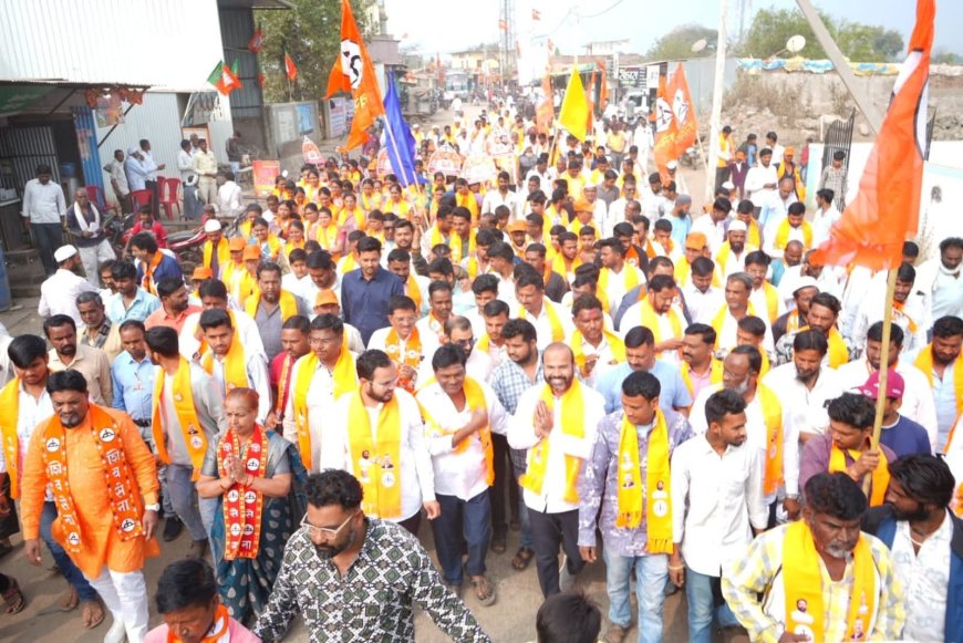 अंभईत शिवसेनेची शक्तीप्रदर्शन रॅली; अब्दुल समीर यांच्या नेतृत्वाखाली जनसागर उसळला