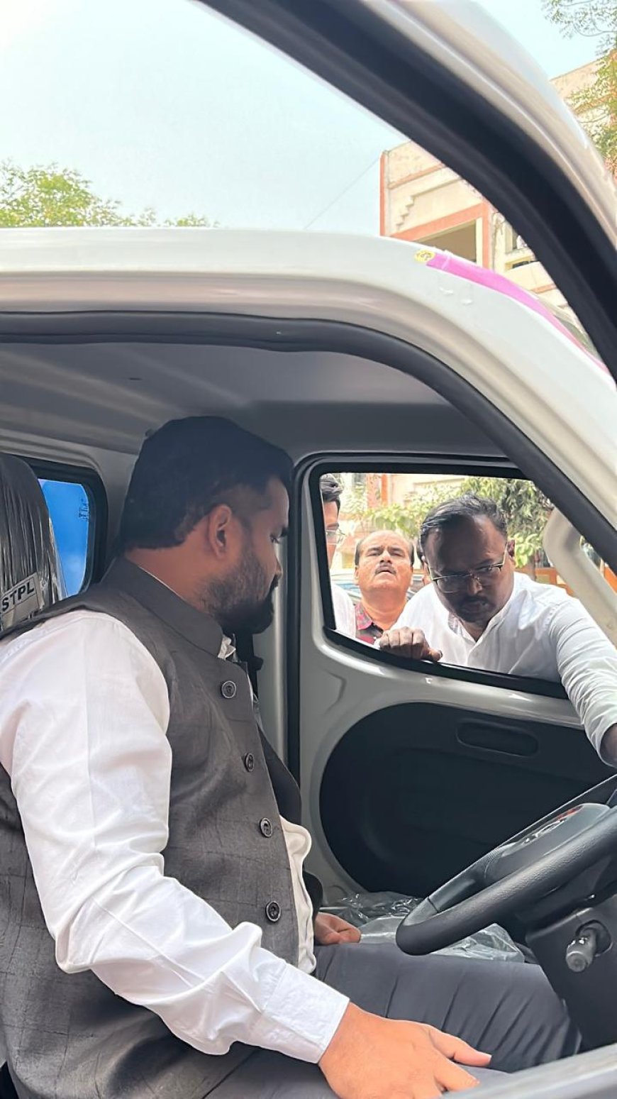 घनकचरा संकलनासाठी 380 घंटागाड्यांचे विशेष डिझाईन