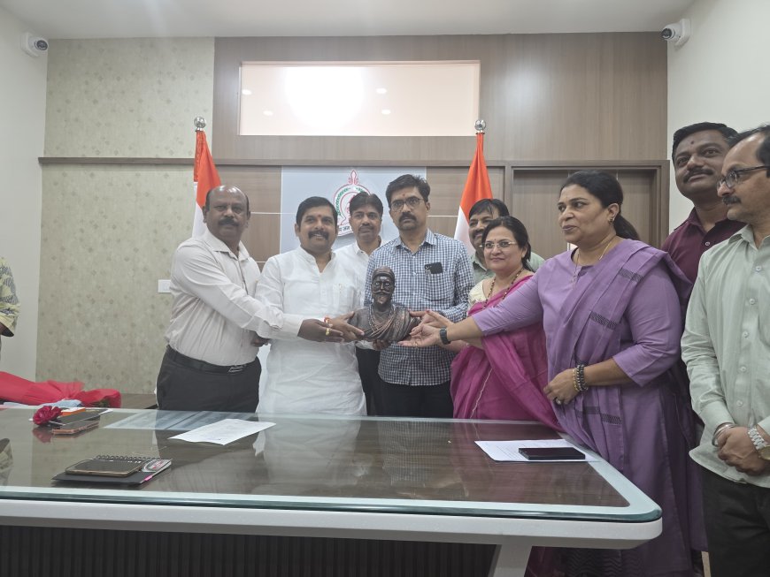 महानगरपालिका अधिकारी कर्मचारी संघटनेच्या वतीने मां. महापौर व उप महापौर यांचा सत्कार