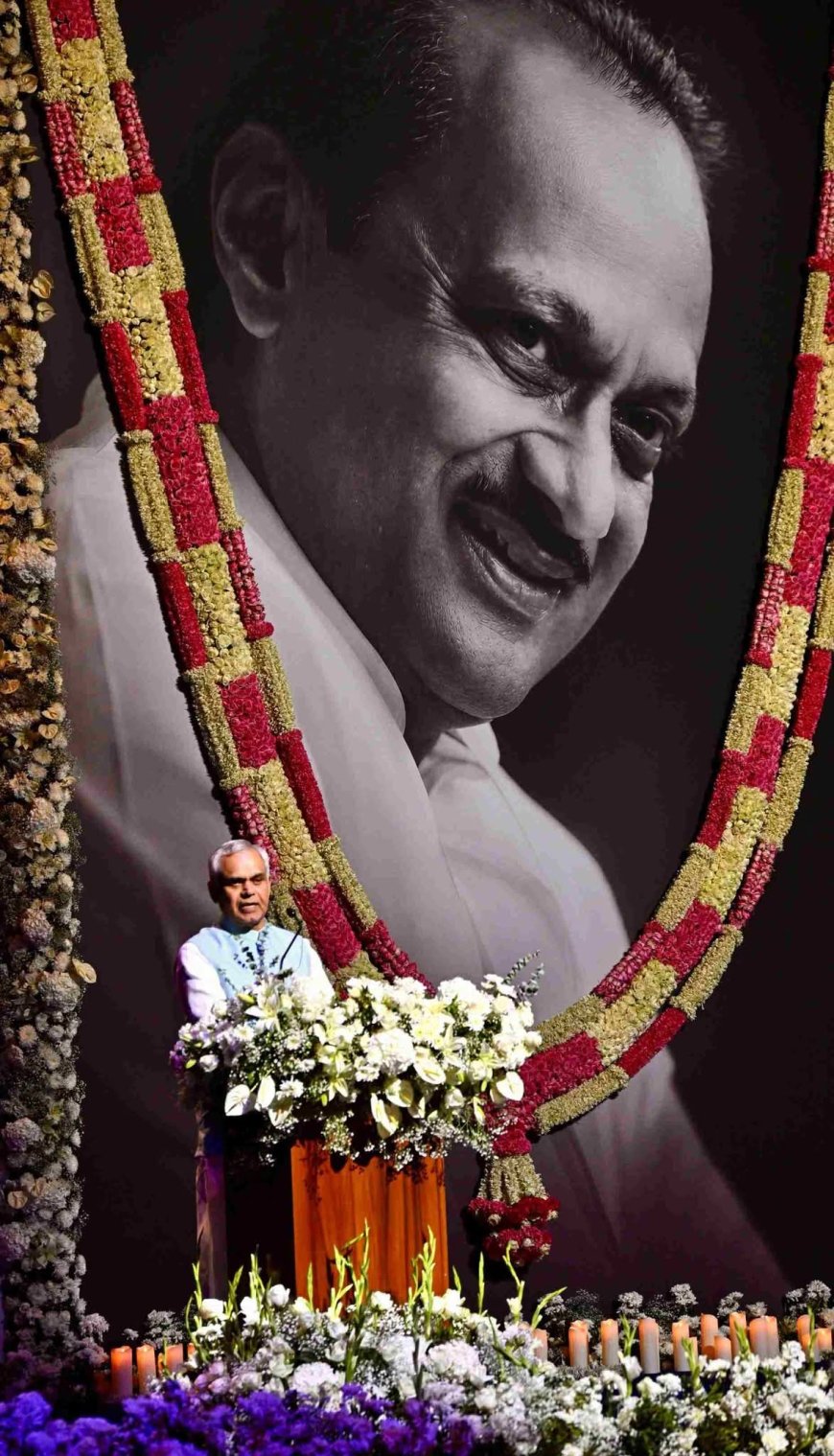 मुंबईत दिवंगत अजितदादांना भावपूर्ण श्रद्धांजली; देशातील दिग्गजांची उपस्थिती