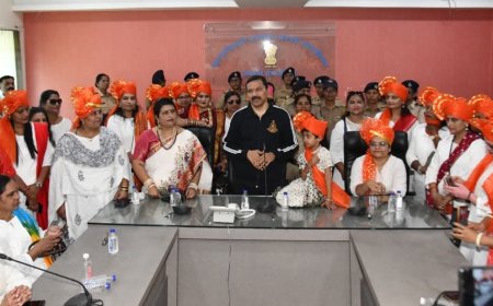 सुपर वुमन बाईक रॅलीने महिला दिन साजरा! महिलांनो स्वतःच्या क्षमता ओळखा- जिल्हाधिकारी दिलीप स्वामी