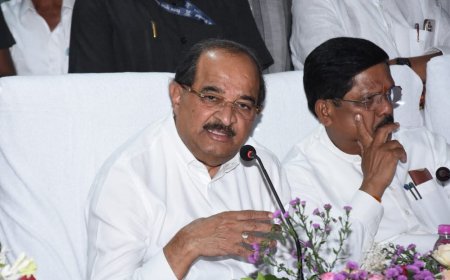 सिंचन सुविधासाठी गाळ काढण्याबरोबरच केटी वेअर बंधाऱ्याचे बॅरेजमध्ये रूपांतर करण्यात येईल- मंत्री राधाकृष्ण विखे पाटील.