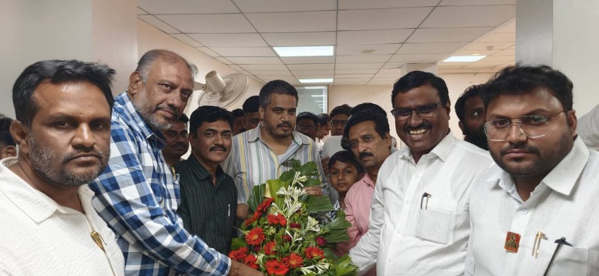 रोहित पवारांचा छत्रपती संभाजीनगर दौरा; कार्यकर्त्यांशी थेट संवादातून समस्या जाणून घेतल्या