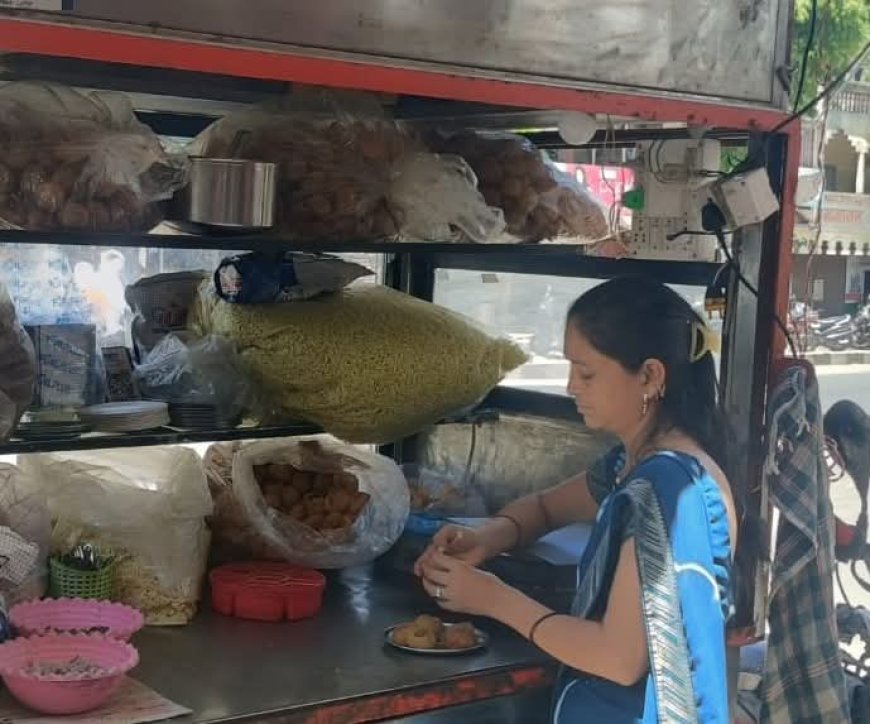 जिद्दीची झेप! फुलंब्रीतील गृहिणी बनली उद्योजिका; पाणीपुरी-ज्यूस सेंटरमधून महिन्याला लाखाची कमाई