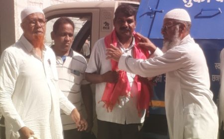 “स्वच्छतेचा खरा हिरो!” – सईदा कॉलनीतील घनकचरा गाडी चालक भरत जाधव यांचा नागरिकांकडून सत्कार