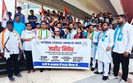 NEET घोटाळ्याविरोधात छत्रपती संभाजीनगरात NSUI आक्रमक!“विद्यार्थ्यांच्या भविष्याशी खेळ करणाऱ्यांना माफी नाही”; शिक्षणमंत्र्यांच्या राजीनाम्याची मागणी