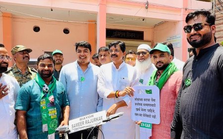 पेट्रोल-डिझेल बचतीचा संदेश देत AIMIM नगरसेवकांकडून मनपा प्रशासनाला सायकली भेट; “जनतेचा पैसा जनतेच्या विकासासाठीच खर्च करा”