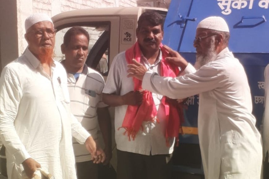 “स्वच्छतेचा खरा हिरो!” – सईदा कॉलनीतील घनकचरा गाडी चालक भरत जाधव यांचा नागरिकांकडून सत्कार