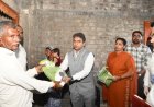 जिल्हाधिकाऱ्यांची पिंपरी गावात भेट शेतकरी आत्महत्याग्रस्त कुटुंबाची केली विचारपूस