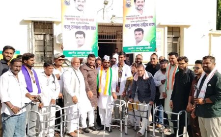 राहुल गांधी यांच्या वाढदिवसानिमित्त घाटी रुग्णालयात समाजसेवेचा उपक्रम; गरजू रुग्णांना वॉकर व वॉकिंग स्टिकचे वाटप