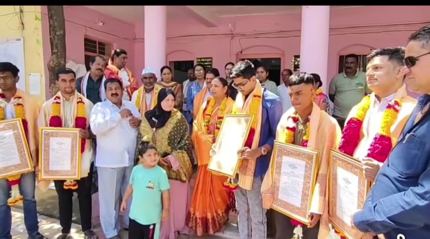 २० वर्षांनंतर कन्नड नगरपालिकेकडून गुणवंत विद्यार्थ्यांचा भव्य सत्कार
