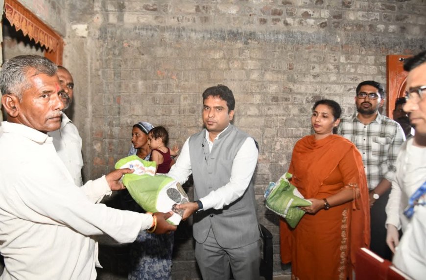 जिल्हाधिकाऱ्यांची पिंपरी गावात भेट शेतकरी आत्महत्याग्रस्त कुटुंबाची केली विचारपूस
