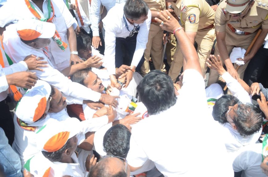 खत विक्रीच्या नव्या मोबाईल प्रणालीविरोधात काँग्रेसचा रस्ता रोको; शेतकऱ्यांच्या प्रश्नांवर सरकारला इशारा