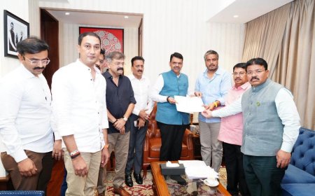 शेतकरी कर्जमाफीवर मुख्यमंत्री–रोहित पवार चर्चा; ‘कोणत्याही शेतकऱ्यावर अन्याय होणार नाही’