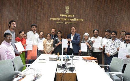 "घाटीत १० जणांना सरकारी नोकरी! अधिष्ठात्यांच्या हस्ते नियुक्तीपत्रांचे वाटप"