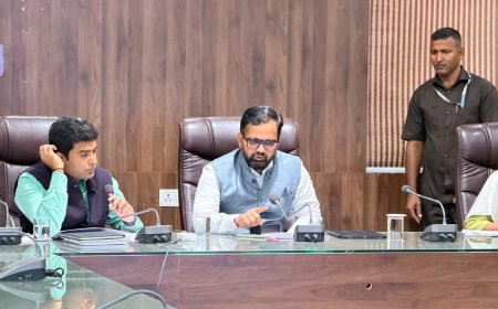 विशेष सखोल पुनरीक्षण (SIR) मोहिमेचा विभागीय आयुक्तांनी घेतला आढावा; मतदार यादी त्रुटीमुक्त करण्याचे निर्देश