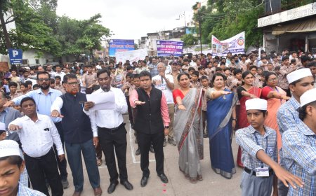 'नशामुक्त छत्रपती संभाजीनगर'साठी २ हजार विद्यार्थ्यांची मानवी साखळी; जिल्हाधिकाऱ्यांचे व्यसनमुक्तीचे आवाहन