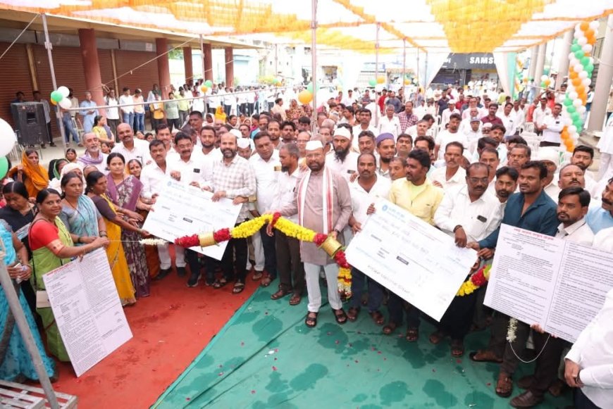 सिल्लोडमध्ये १६५ कुटुंबांच्या घरकुल स्वप्नांना पंख; आमदार अब्दुल सत्तार यांच्या हस्ते मंजुरी आदेशांचे वितरण
