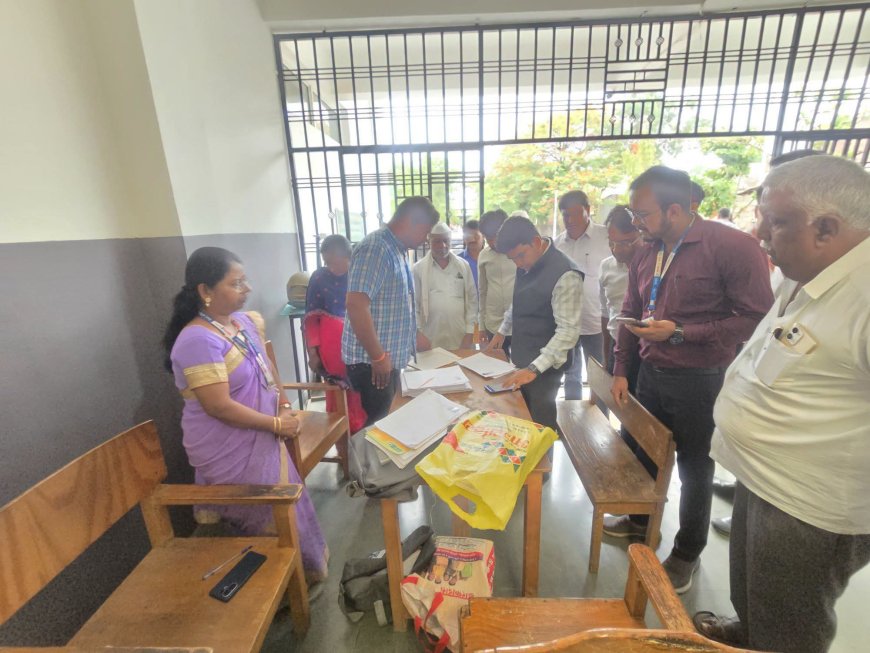 मतदार याद्यांच्या विशेष पुनरीक्षणाला वेग; जिल्हाधिकाऱ्यांची प्रत्यक्ष पाहणी, मतदारांशीही साधला संवाद