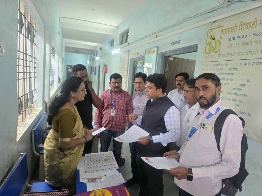 मतदार याद्यांच्या विशेष पुनरीक्षणाला वेग; जिल्हाधिकाऱ्यांची प्रत्यक्ष पाहणी, मतदारांशीही साधला संवाद