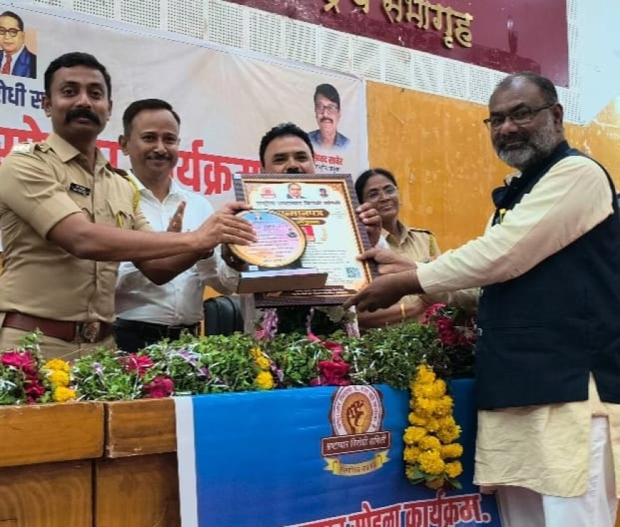 समाजभिमुख पत्रकारितेसाठी आरेफ देशमुख यांचा 'समाजरत्न' पुरस्काराने गौरव