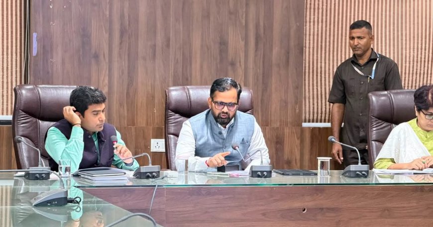 विशेष सखोल पुनरीक्षण (SIR) मोहिमेचा विभागीय आयुक्तांनी घेतला आढावा; मतदार यादी त्रुटीमुक्त करण्याचे निर्देश