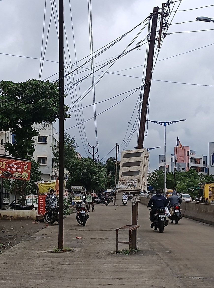 प्रशासनाला आली जाग! हर्सुल-जटवाडा सिमेंट रस्त्यावरील धोकादायक वीजखांब अखेर हटणार