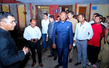 सिडको बसस्थानकातील घाणीवर परिवहन मंत्र्यांचा संताप; स्वच्छतागृहाची पाहणी करताच अधिकाऱ्यांना धरले धारेवर