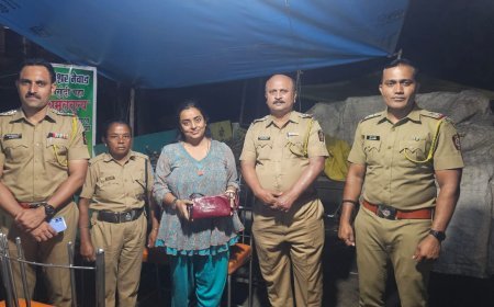 महिला भाविकेची १.६५ लाखांची पर्स बसमधून शोधून खुलताबाद पोलिसांनी केली सुखरूप परत