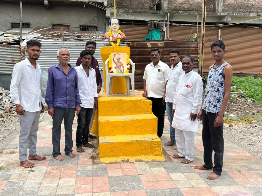 क्रांतीसूर्य युवा प्रतिष्ठानतर्फे जागतिक आदिवासी दिन साजरा