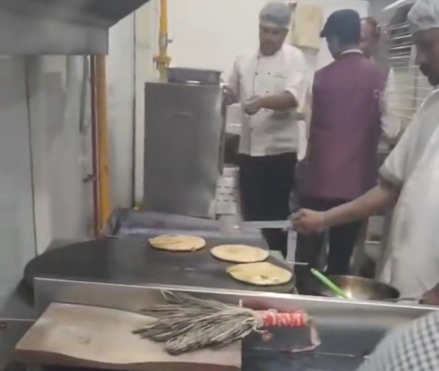 ज्वारी-बाजरीच्या पिठात जिवंत कीटक; ‘छप्पन भोग’चा FSSAI परवाना निलंबित