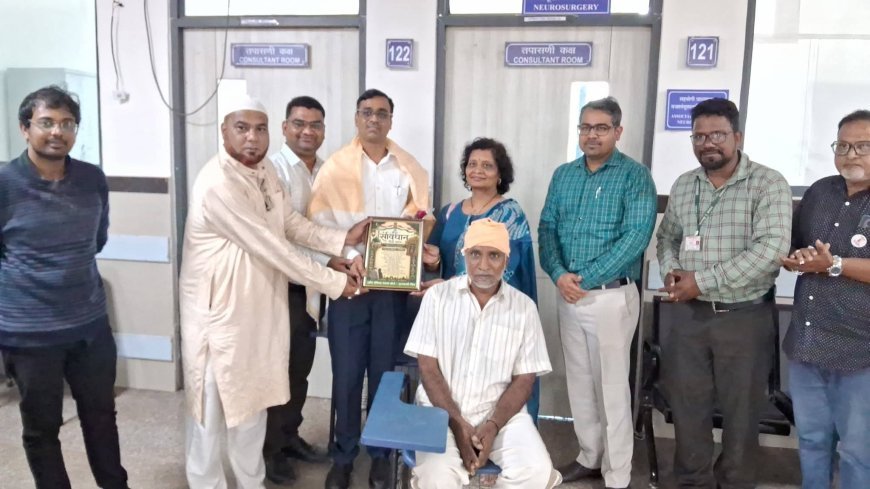 ब्रेन ट्यूमरची यशस्वी शस्त्रक्रिया; घाटीतील न्यूरोसर्जरी डॉक्टरांचा मुतवल्ली विंगतर्फे सन्मान