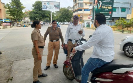 हेल्मेट नाही! अवघ्या काही तासांत ४,७४६ दुचाकीस्वारांवर कारवाई४७ लाखांचा दंड आकारला; ३८ लाखांची वसुली, शहरातील प्रमुख चौकांमध्ये पोलिसांची विशेष मोहीम